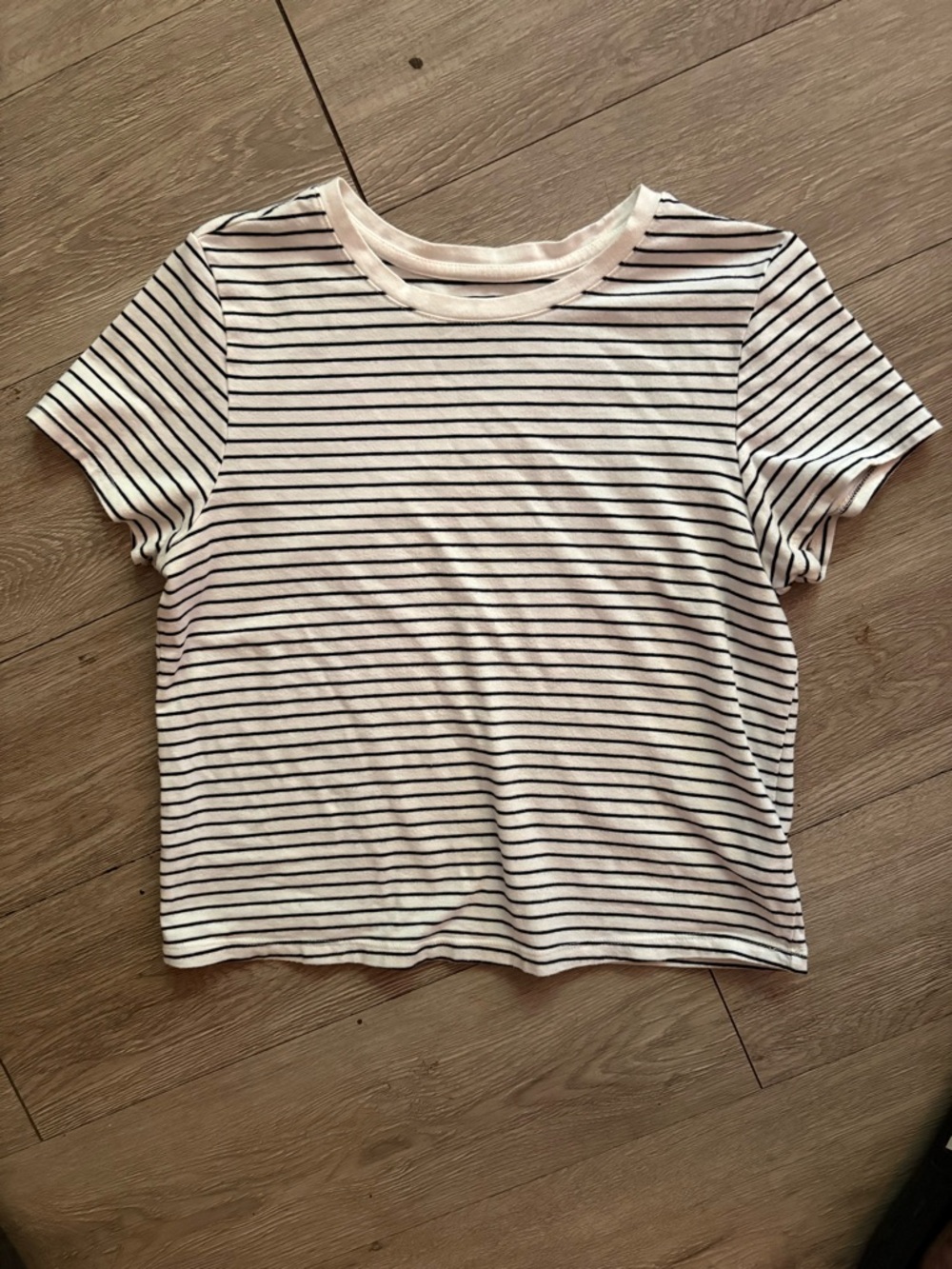 Old Navy White and Black Striped Short Sleeve Tee